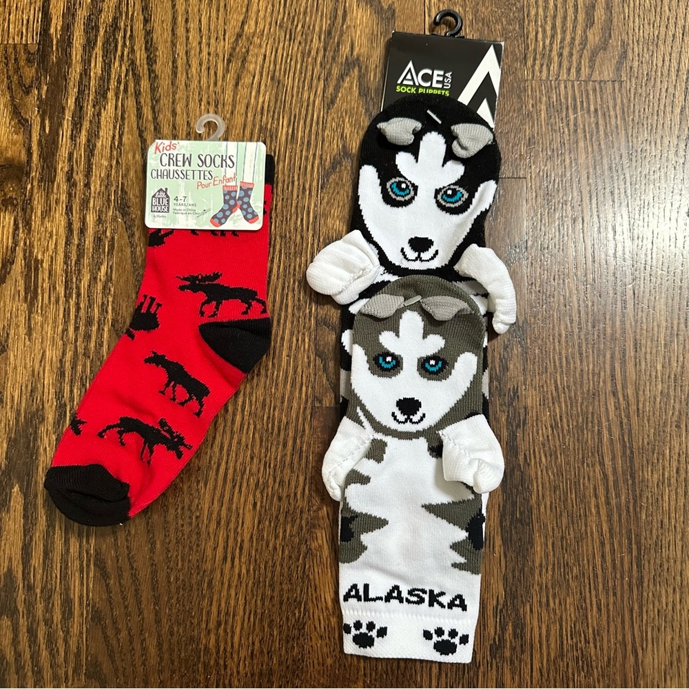 NWT Alaska Themed Socks